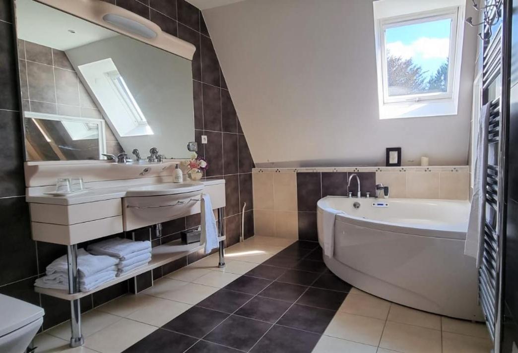 Le Vieux Pressoir Bed & Breakfast Pont-Évêque Eksteriør bilde